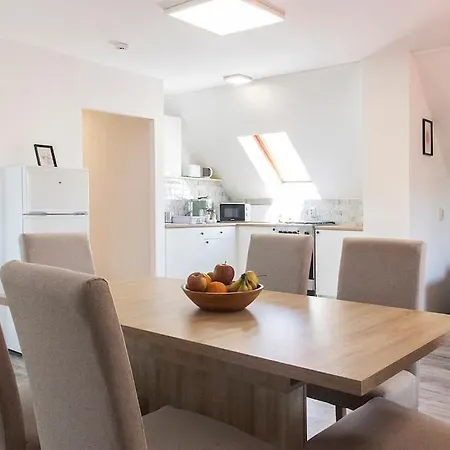Appartamento Telihold Apartman