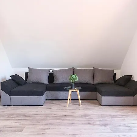 Telihold Apartman Appartamento Velence