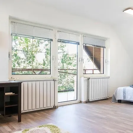 Telihold Apartman *