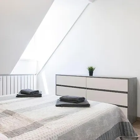 Telihold Apartman Appartamento