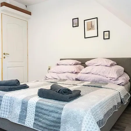 Appartamento Telihold Apartman Velence