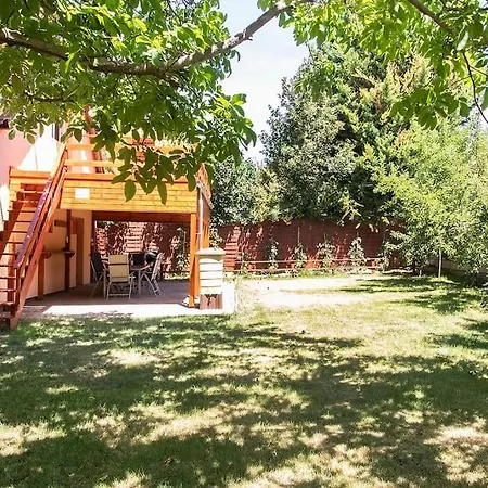 Telihold Apartman Appartamento